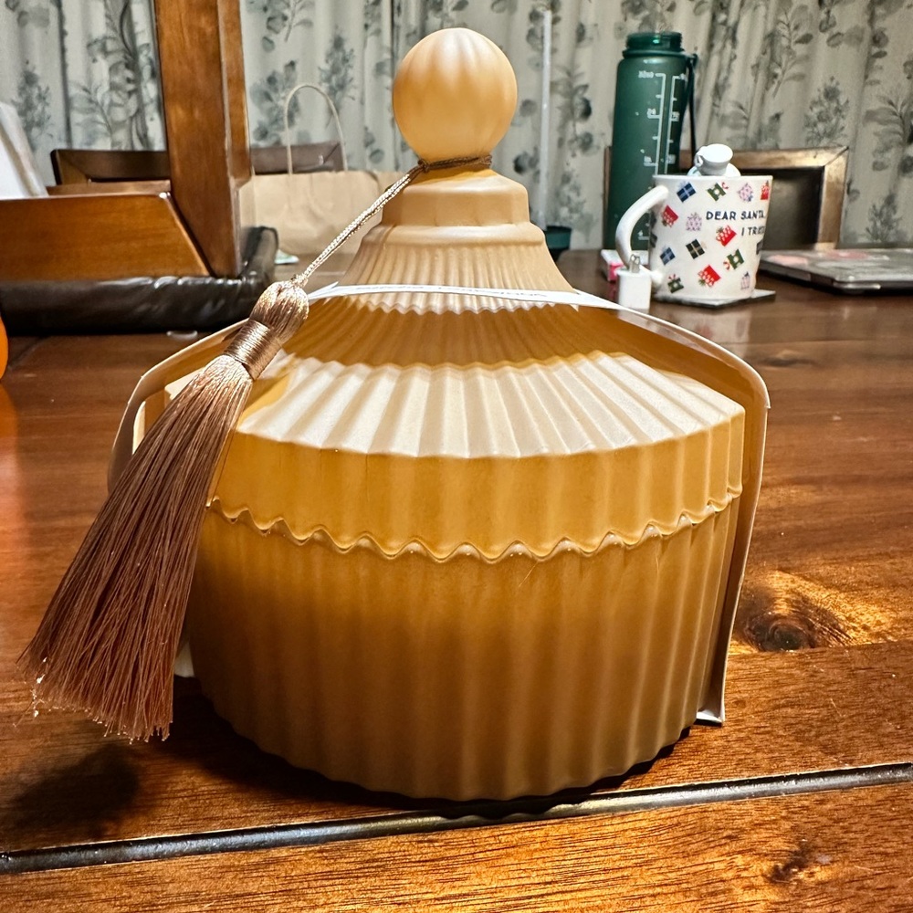 House of Harlow 1960 Teakwood Candle